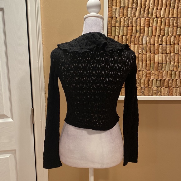 NWT.  Tequila Solo Aigle Soft Black Open Knit Sweater with Flower Pin 4 closure - Picture 5 of 14